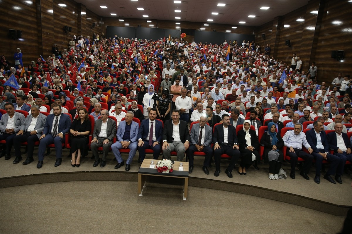 Van İl Başkanlığınca Edremit ilçesindeki Uygulama Oteli konferans salonunda Genişletilmiş İl...