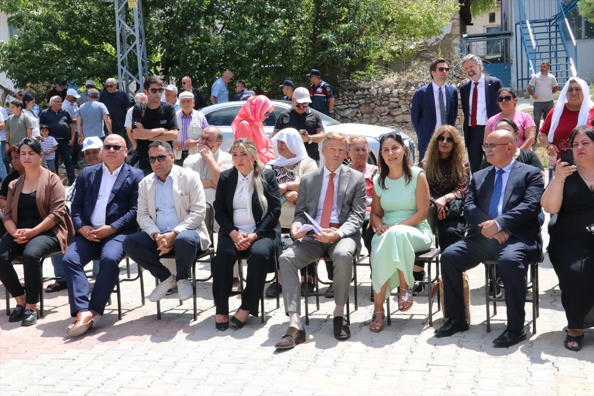 Yozgat'ın Sorgun ilçesine bağlı Bahadın beldesinde Türkiye'den Hollanda'ya çalışmaya giden...