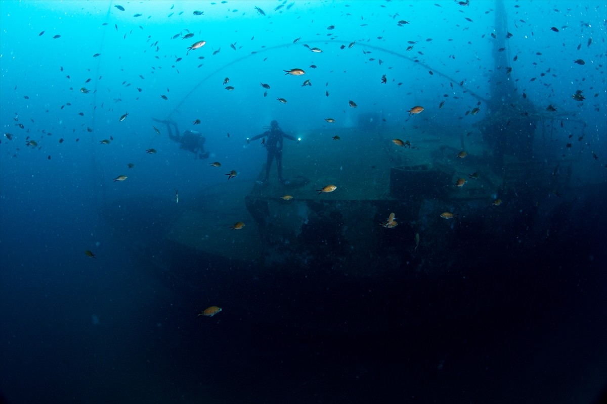 Önemli dalış noktalarından İzmir'in Karaburun ilçesinde, dalgıçlar kentin düşman işgalinden...