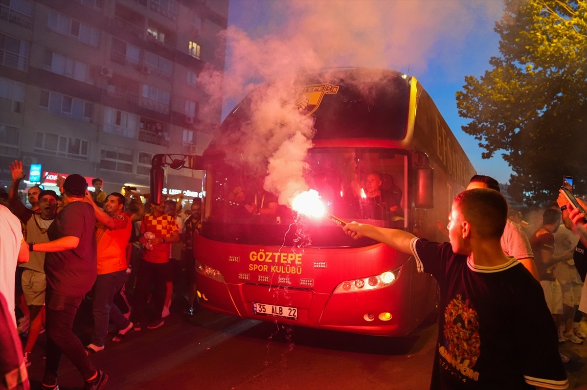 Trendyol Süper Lig'in 4. haftasında, ev sahibi ekibin taraftarlarının alınan ceza nedeniyle...