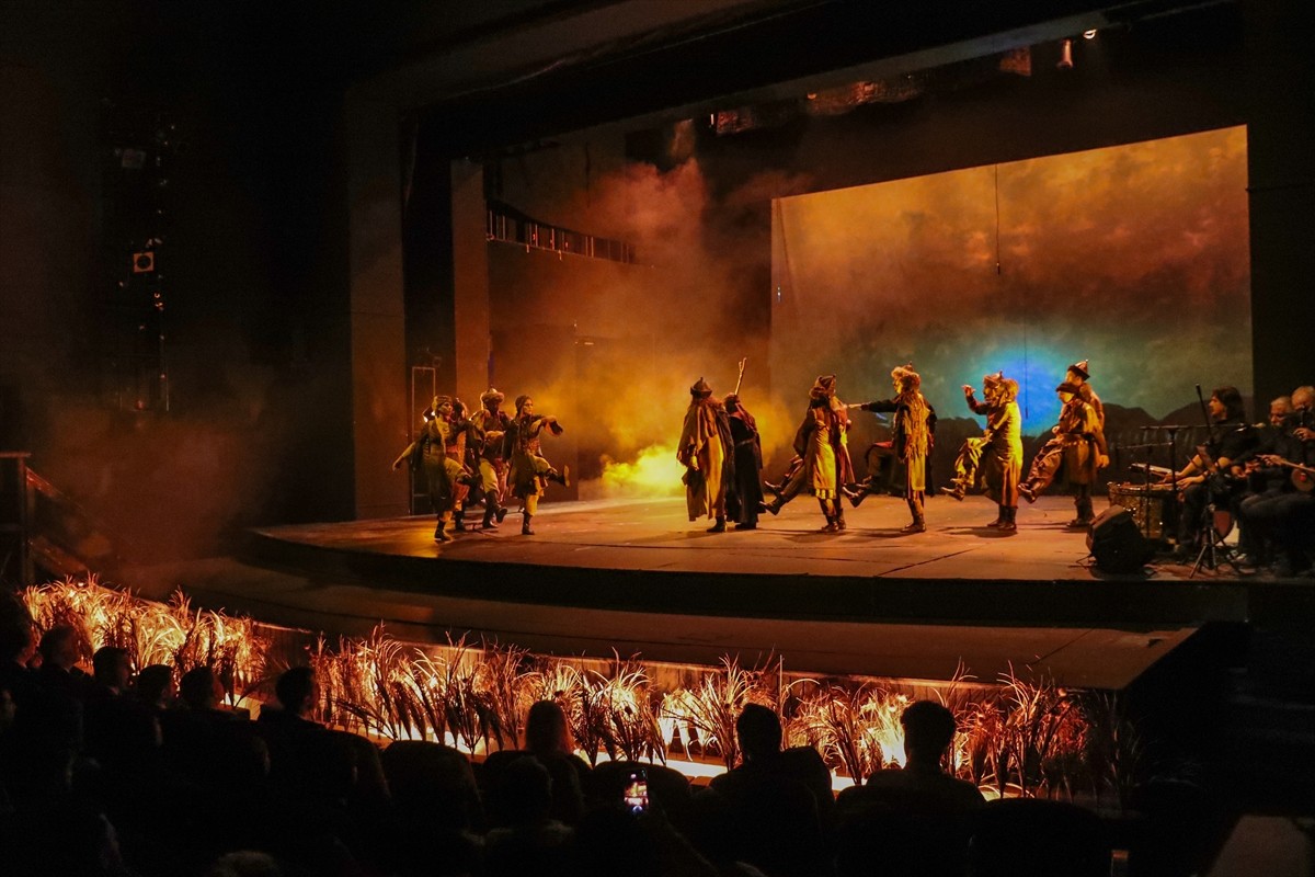 Diyarbakır'da "20. Orhan Asena Yerli Oyunlar Tiyatro Festivali", Ankara Devlet Tiyatrosunca...