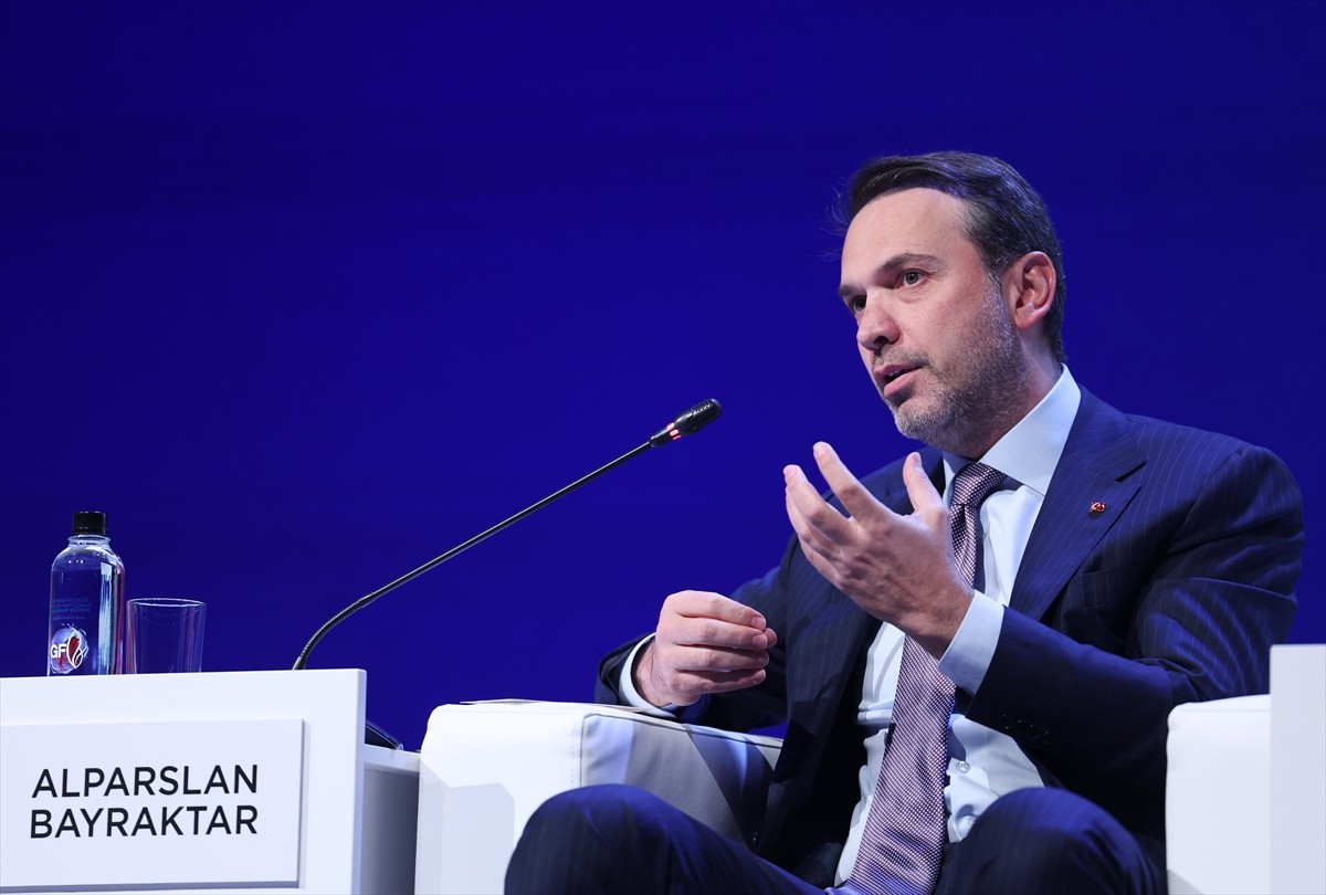 Enerji ve Tabii Kaynaklar Bakanı Alparslan Bayraktar, St. Petersburg Uluslararası Gaz Forumu'nda...