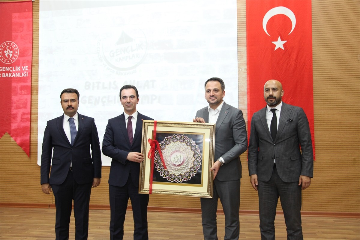 Gençlik ve Spor Bakan Yardımcısı Enes Eminoğlu, Bitlis'in Ahlat ilçesinde TÜBİTAK Bilim Kampı'na...