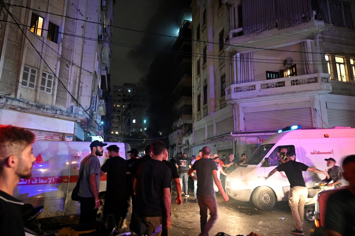 İsrail ordusu, Lübnan'ın başkenti Beyrut'un Nowayri bölgesine hava saldırısı düzenledi. Saldırıda...