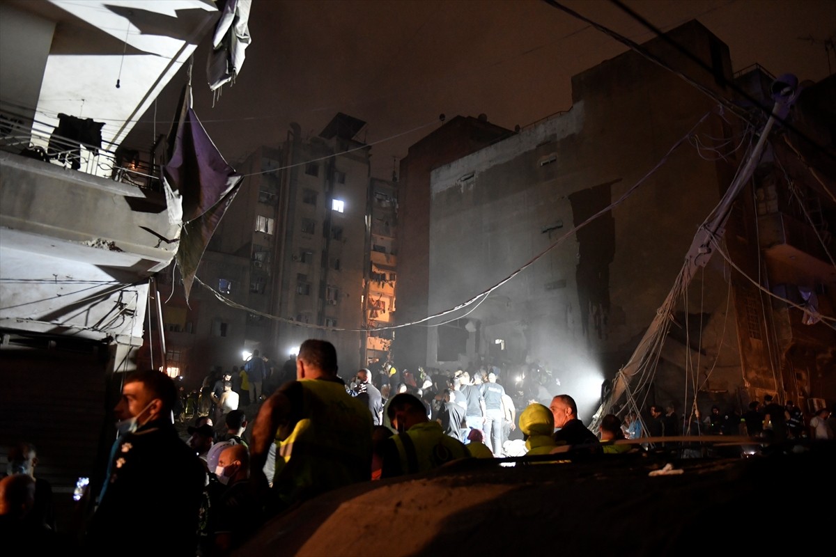 İsrail ordusu, Lübnan'ın başkenti Beyrut'un Nowayri bölgesine hava saldırısı düzenledi. Saldırıda...