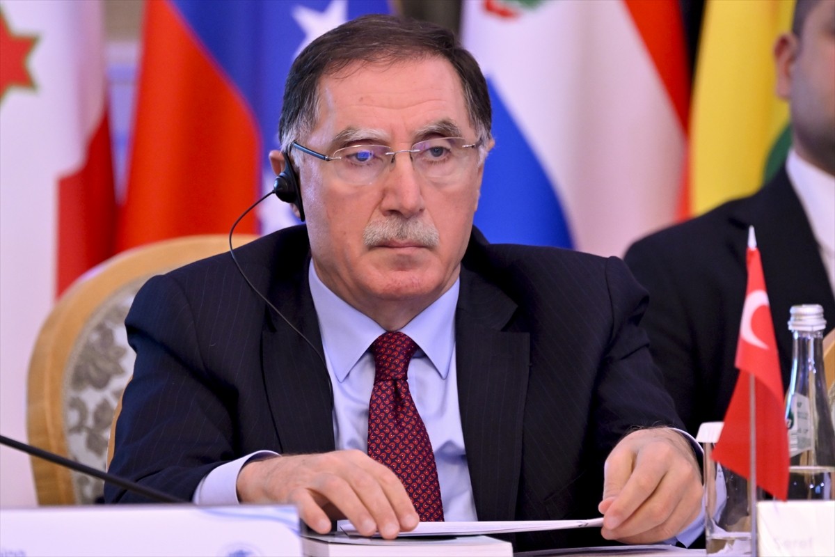 Kamu Başdenetçisi Şeref Malkoç (sol 3), Rusya'nın başkenti Moskova'da düzenlenen sağlık...