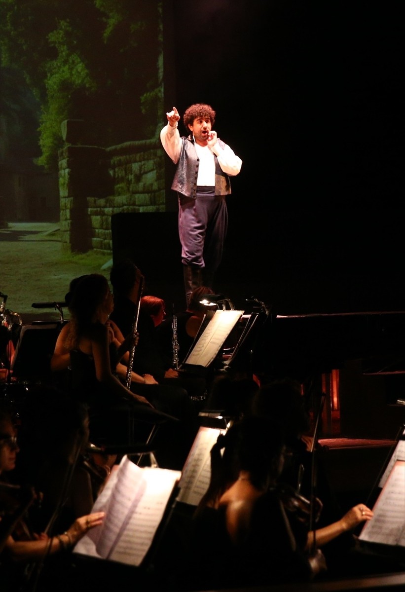 Mersin Devlet Opera ve Balesi (MDOB) 2024-2025 sanat sezonuna açılış konseriyle başladı.