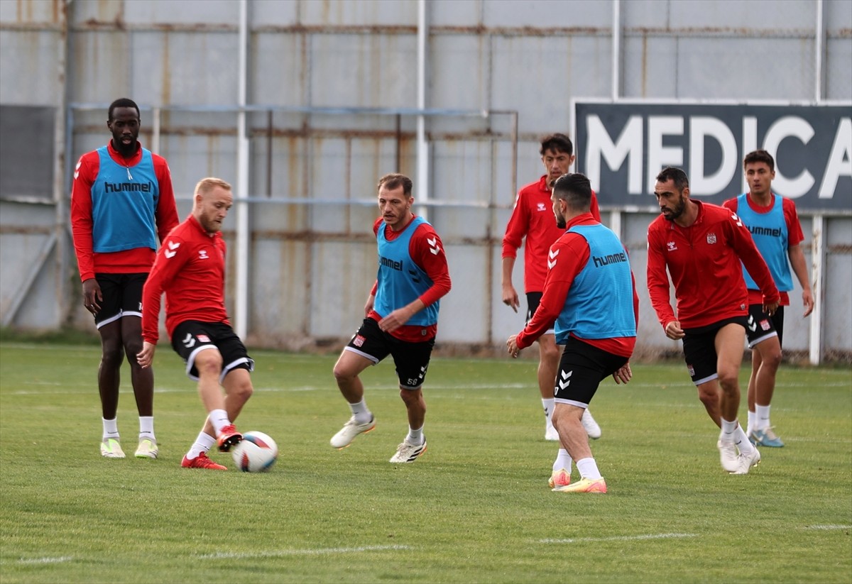 Net Global Sivasspor, Trendyol Süper Lig'in 9. haftasında sahasında Atakaş Hatayspor ile yapacağı...