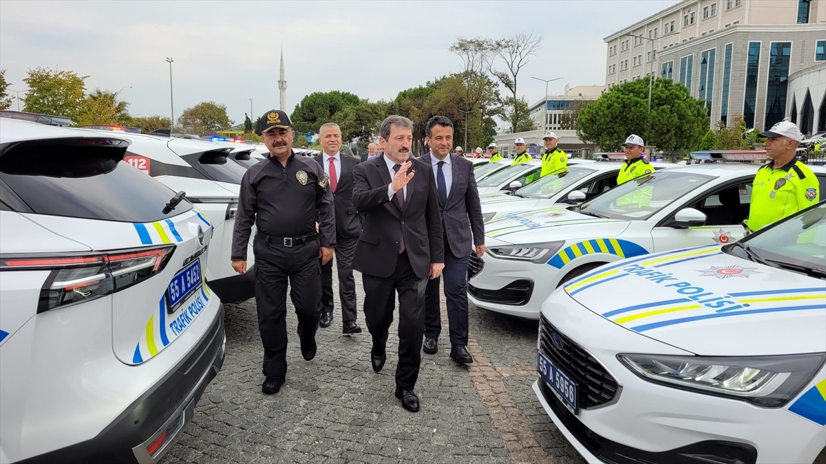 Samsun Emniyet Müdürlüğüne tahsis edilen 91 yeni aracın hizmete girmesi dolayısıyla İl Emniyet...