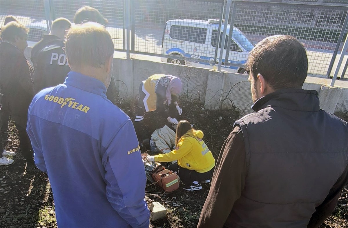 Adana'da bir kişi demir yolu kenarında ölü bulundu.