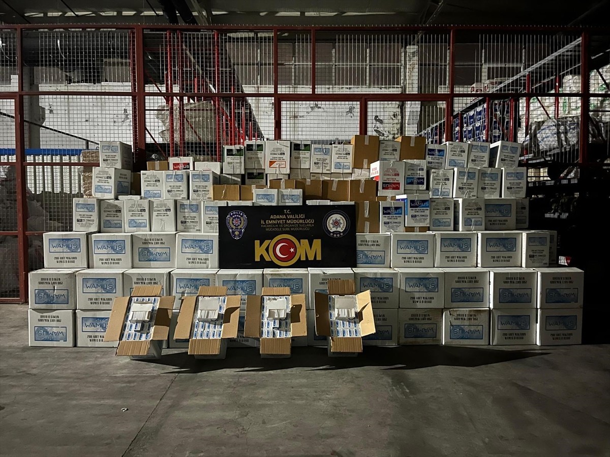 Adana'da bandrolsüz 12 milyon makaron (filtreli sigara kağıdı) ele geçirildi, gözaltına alınan 3...