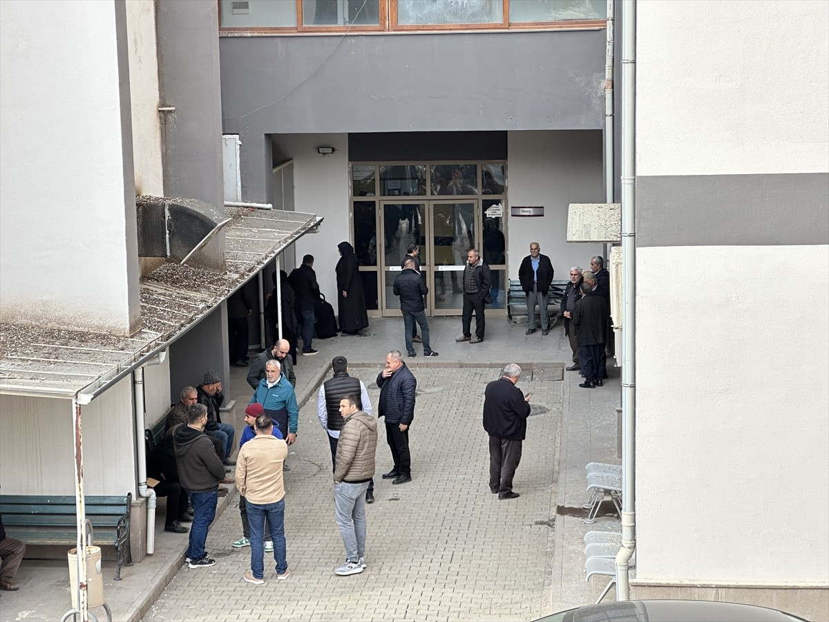 Adıyaman'ın Kahta ilçesinde sobadan sızan karbonmonoksit gazından zehirlenen kişi hayatını...