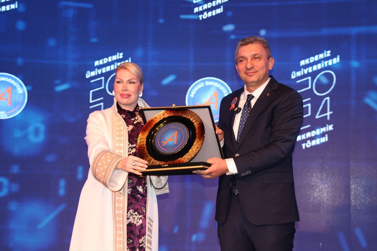 Akdeniz Üniversitesinde, 2024 yılında akademik ünvan alan, ünvanı yükseltilen ve kadroya atanan...