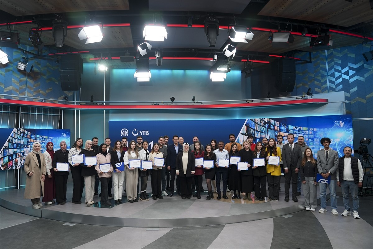Anadolu Ajansı (AA) Akademi koordinasyonunda, Türkiye'de eğitim gören ve Yurtdışı Türkler ve...