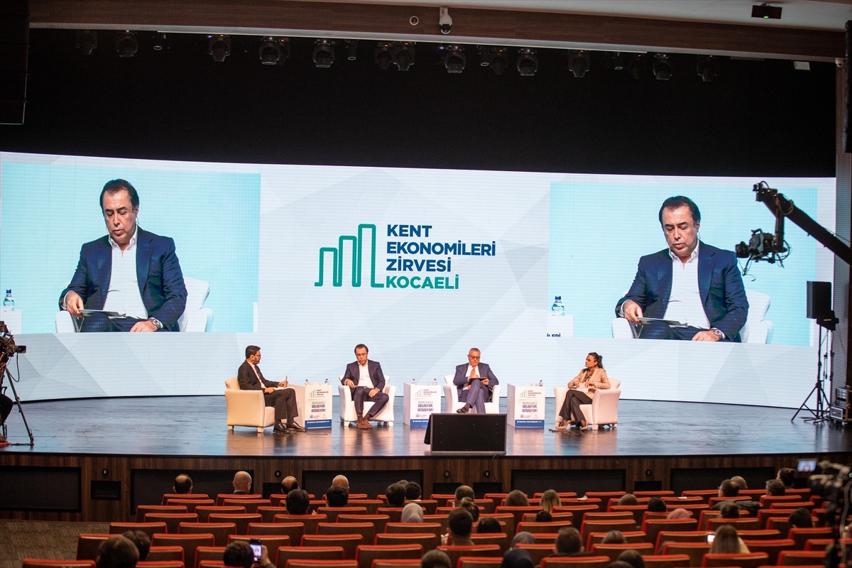 Anadolu Ajansının (AA) düzenlediği "Kocaeli Kent Ekonomileri Zirvesi" Sanayi ve Teknoloji...