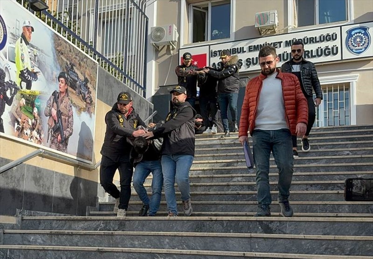 Avcılar'da bir iş yeri sahibinin oğlunu kaçırıp 13 milyon fidye isteyen 1'i kadın 4 şüpheli...