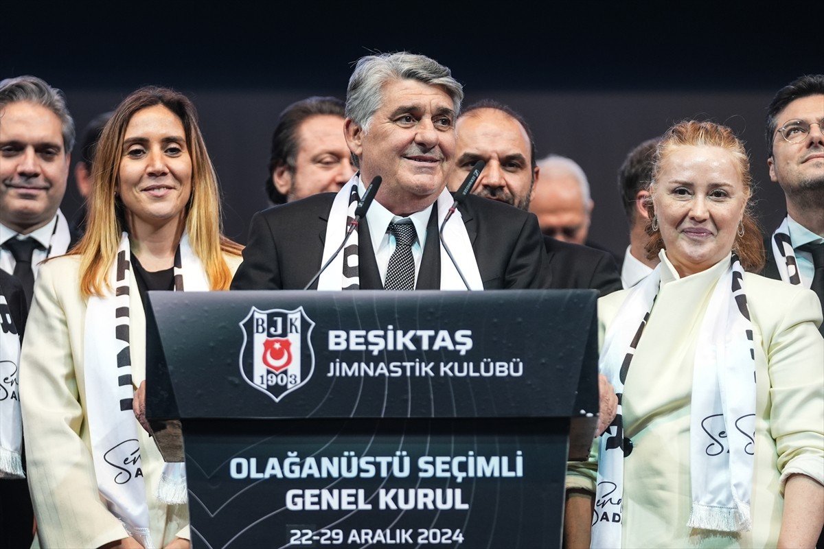 Beşiktaş Kulübü'nün olağanüstü genel kurulunda başkanlığa seçilen Serdal Adalı, son sandığın...