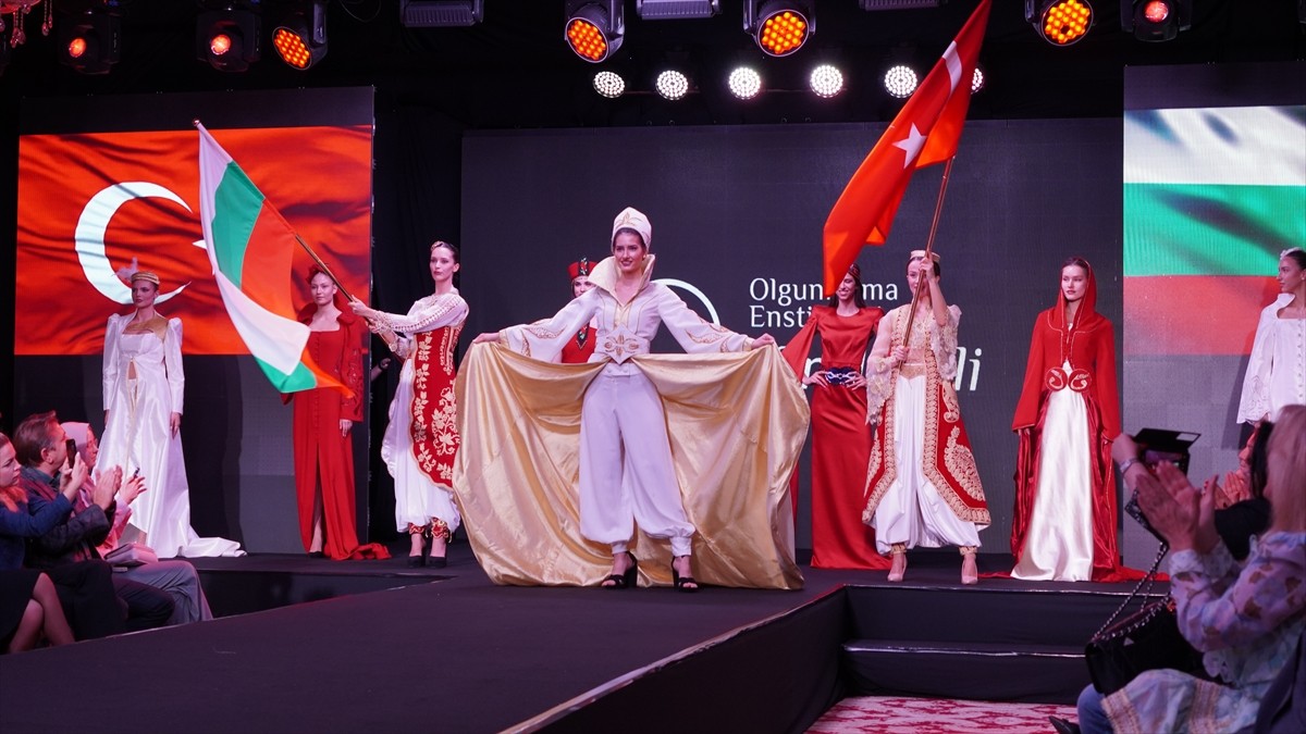 Bulgaristan'da 1 Aralık'ta başlayan Türk Kültür Günleri kapsamında düzenlenen sanat atölyeleri ve...