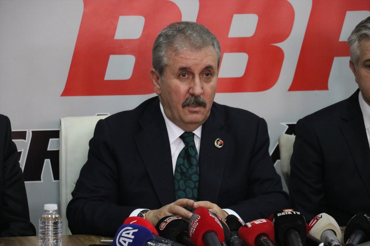 Büyük Birlik Partisi (BBP) Genel Başkanı Mustafa Destici, Kayseri İl Başkanlığı binasında...