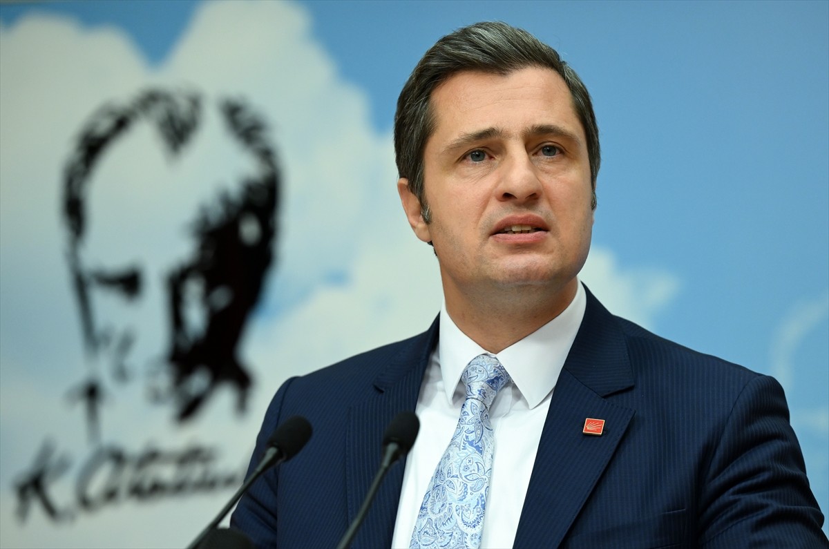 CHP Genel Başkan Yardımcısı ve Parti Sözcüsü Deniz Yücel (fotoğrafta), Genel Başkan Özgür Özel...