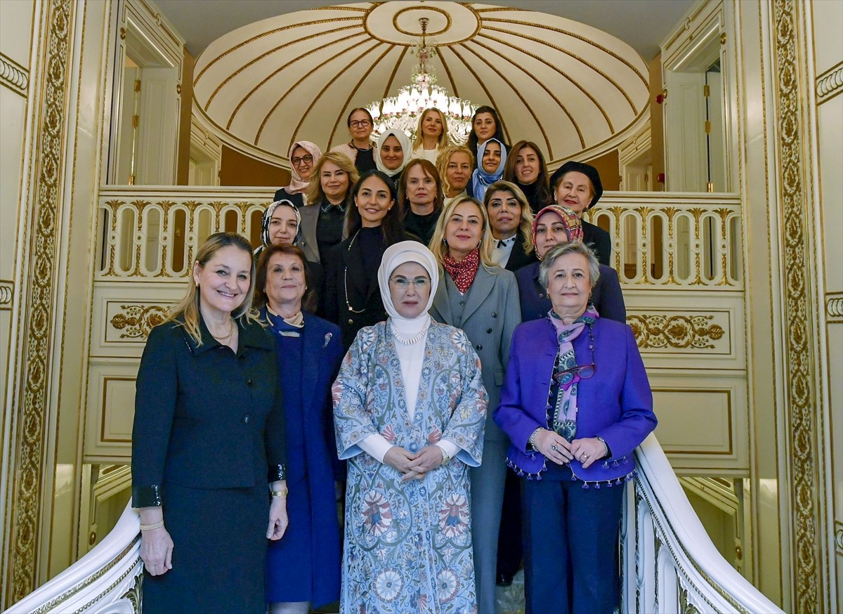 Cumhurbaşkanı Recep Tayyip Erdoğan'ın eşi Emine Erdoğan, onursal başkanlığını yürüttüğü Toplumsal...