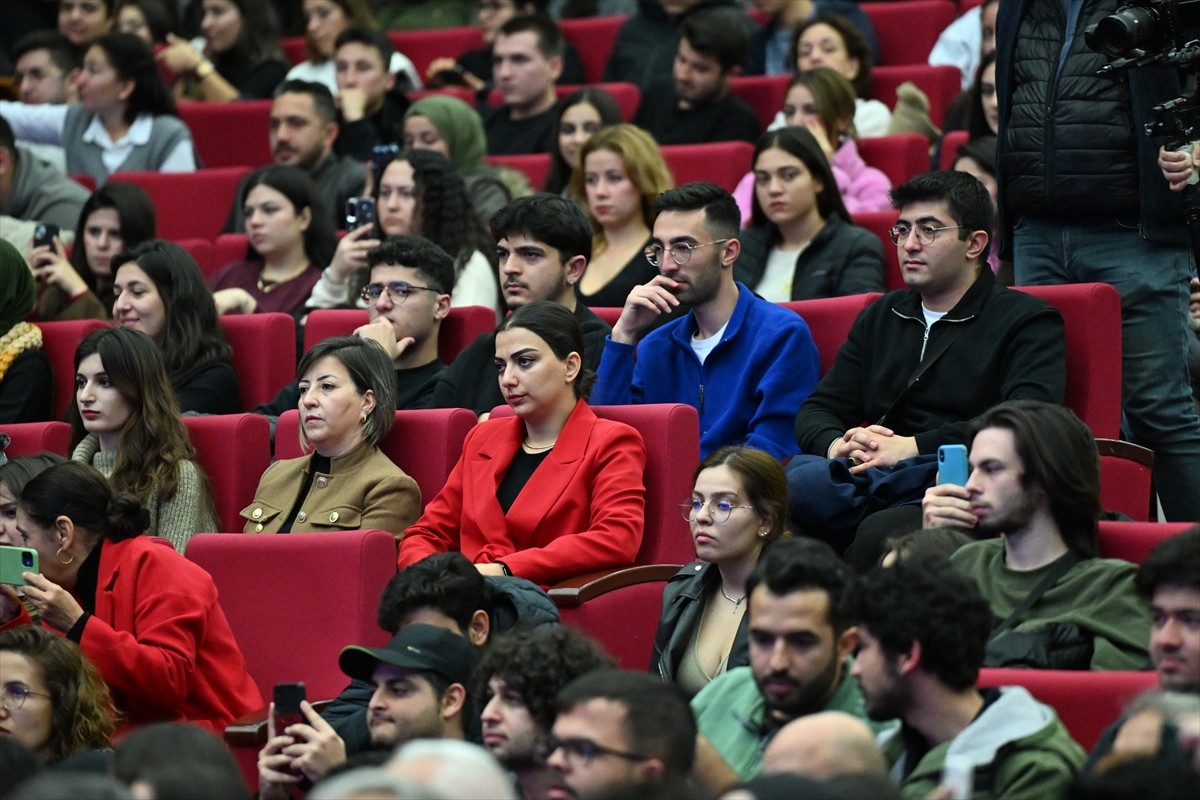 Cumhurbaşkanlığı İnsan Kaynakları Ofisinin koordinasyonunda, genç yetenekler ile iş dünyası...