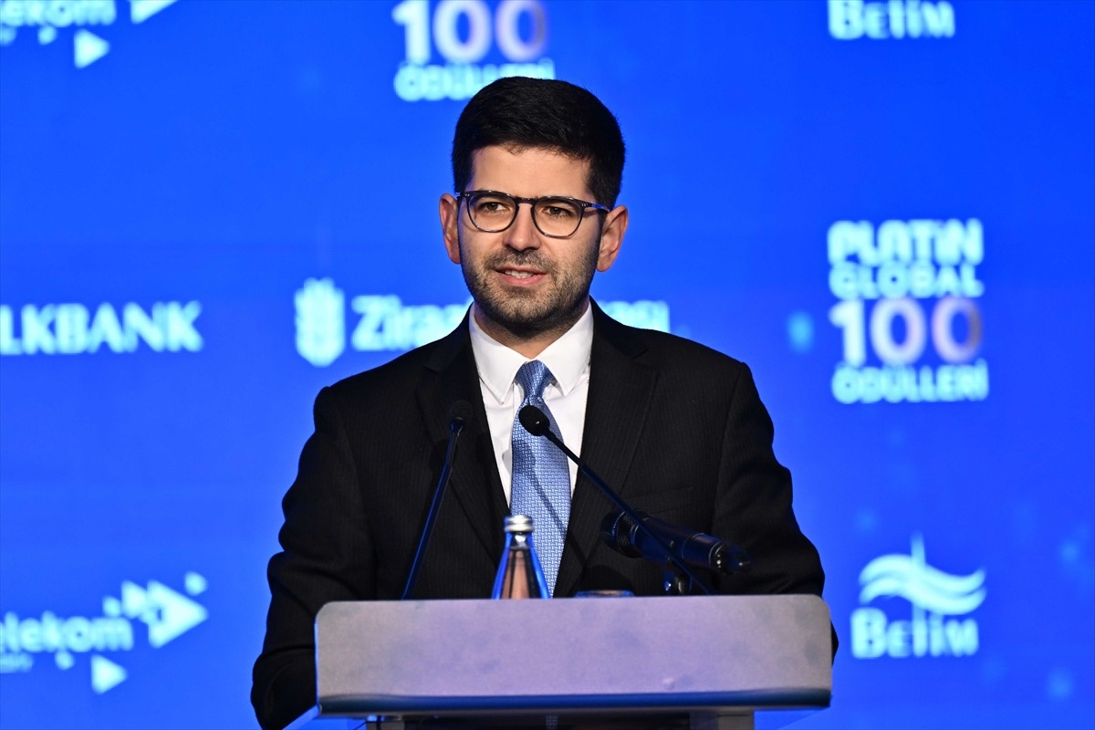 Cumhurbaşkanlığı Yatırım Ofisi Başkanı Burak Dağlıoğlu, Platin Dergisi tarafından bu yıl 7. kez...