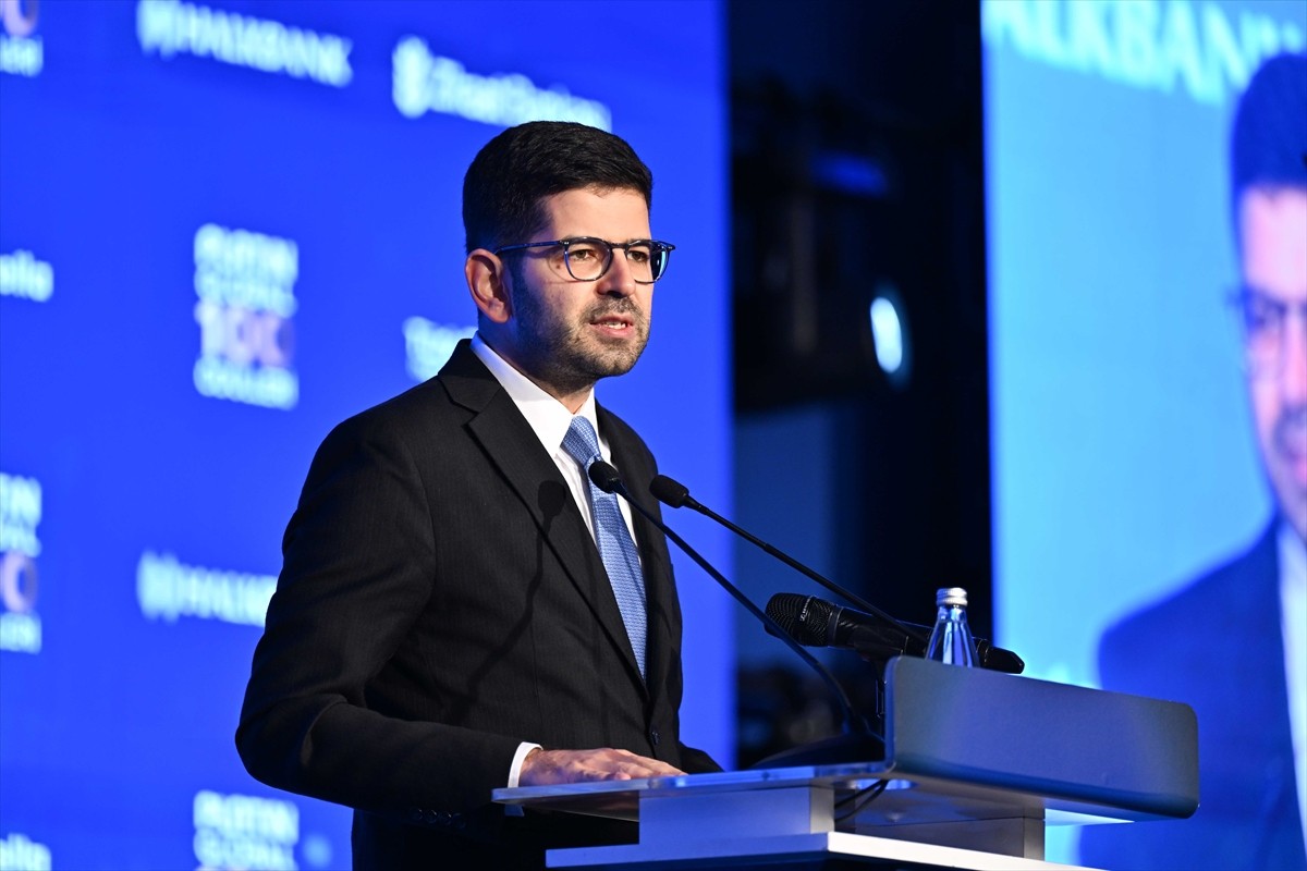 Cumhurbaşkanlığı Yatırım Ofisi Başkanı Burak Dağlıoğlu, Platin Dergisi tarafından bu yıl 7. kez...