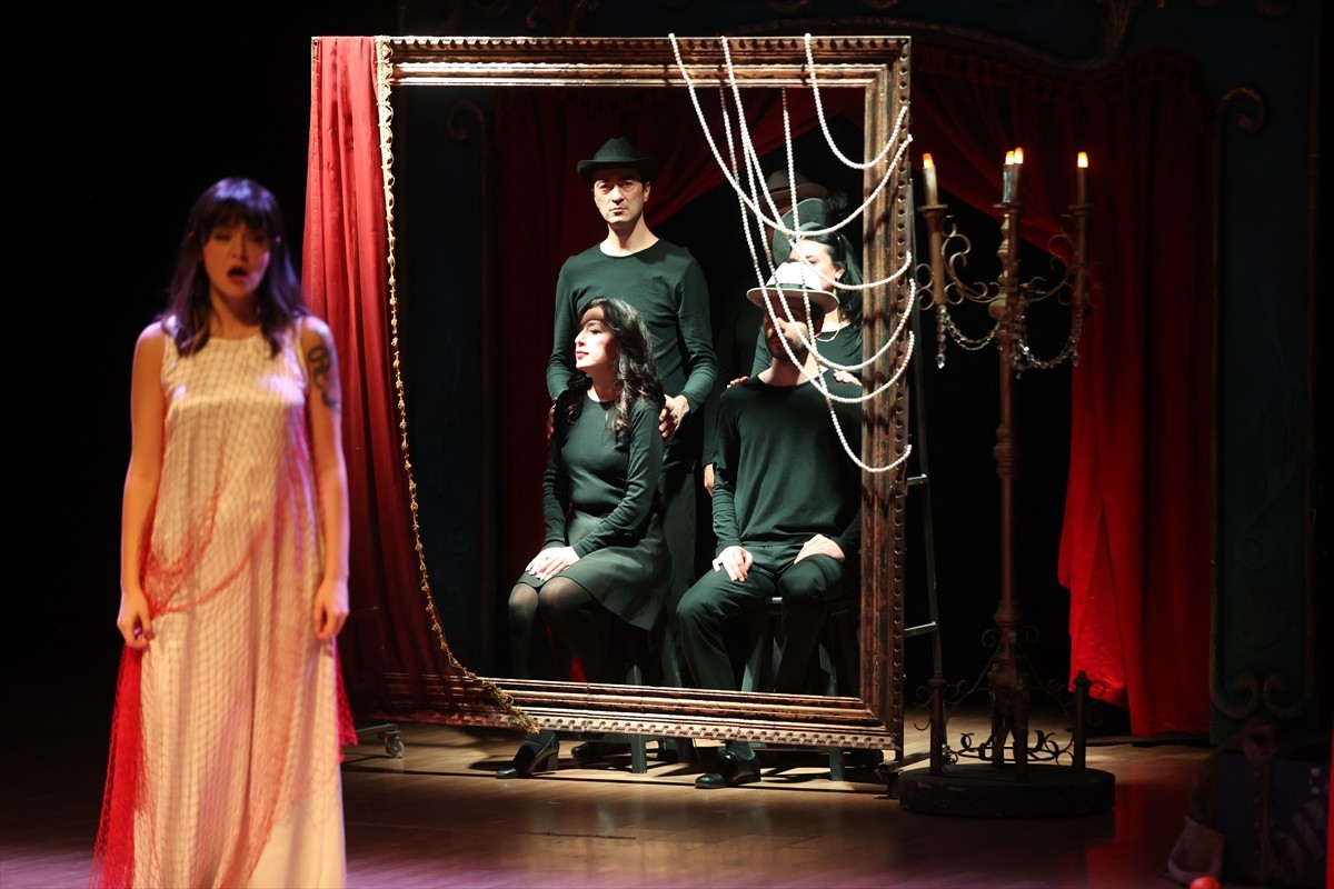 Devlet Opera ve Balesi Genel Müdürlüğünce 1. Anadolu Opera ve Bale Festivali kapsamında "Öylesine...