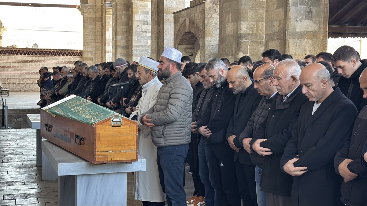 Edirne'de kağıt ve atık ambalaj toplama aracına yönelik silahlı saldırıyı gerçekleştirdiği...