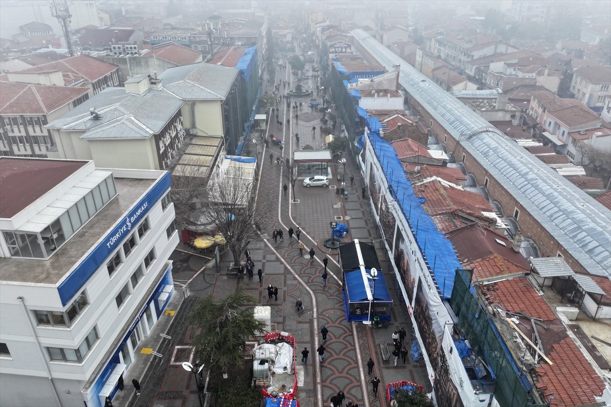 Edirne kent merkezindeki tarihi dokuyu korumak amacıyla başlatılan sokak sağlıklaştırma projesi...
