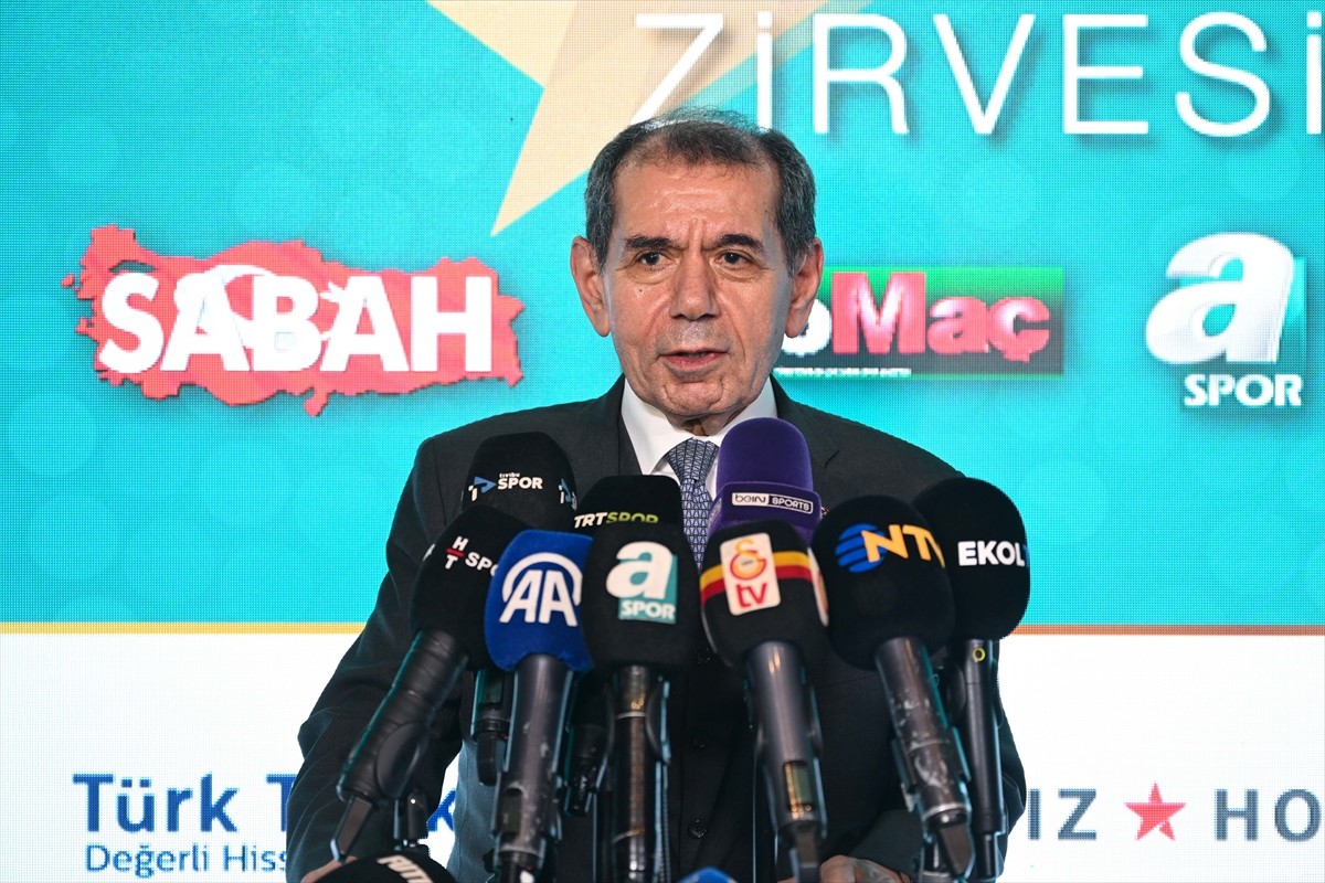 Galatasaray Kulübü Başkanı Dursun Özbek, Turkuvaz Medya Spor Zirvesi'nin ardından basın...