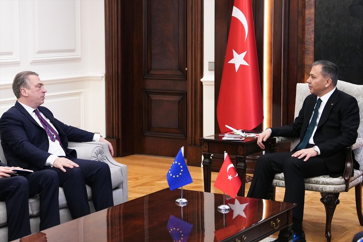 İçişleri Bakanı Ali Yerlikaya (sol 5), Avrupa Birliği (AB) Türkiye Delegasyonu Başkanı Büyükelçi...