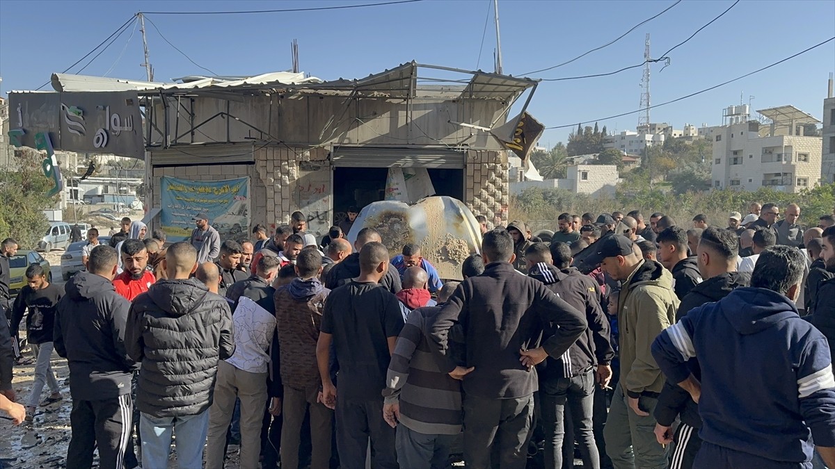 İsrail ordusunun işgal altındaki Batı Şeria'nın kuzeyindeki Tulkerim Mülteci Kampı'nda insansız...