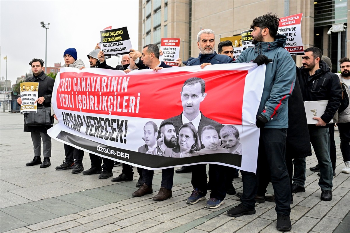 İstanbul'da, Suriye'de çöken Baas rejiminin lideri Beşşar Esed'in propagandasını yaptıkları...