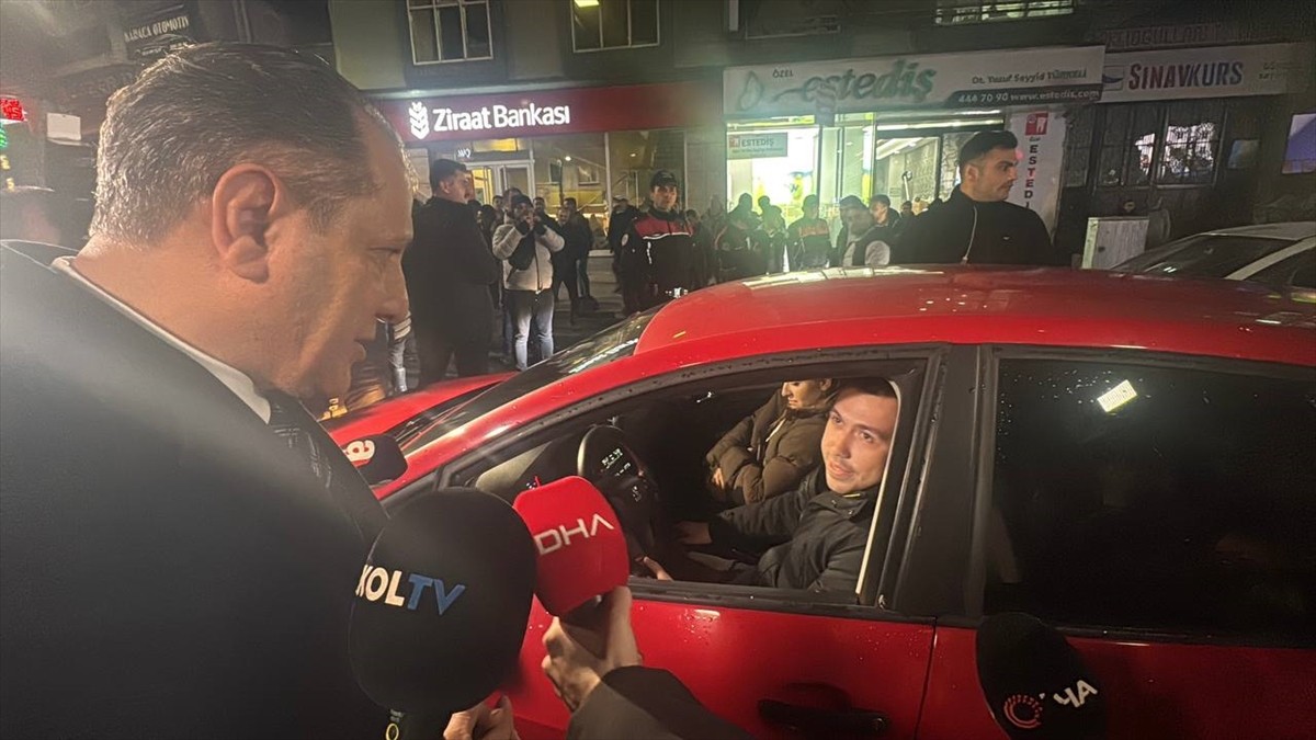 İstanbul Emniyet Müdürü Selami Yıldız, Bağcılar'da polis ekiplerince gerçekleştirilen geniş çaplı...