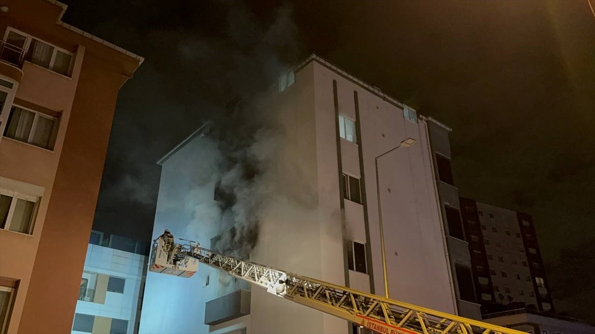 İstanbul Maltepe Feyzullah Mahallesi Bağdat Caddesi üzerinde bulunan 4 katlı apartın ikinci...