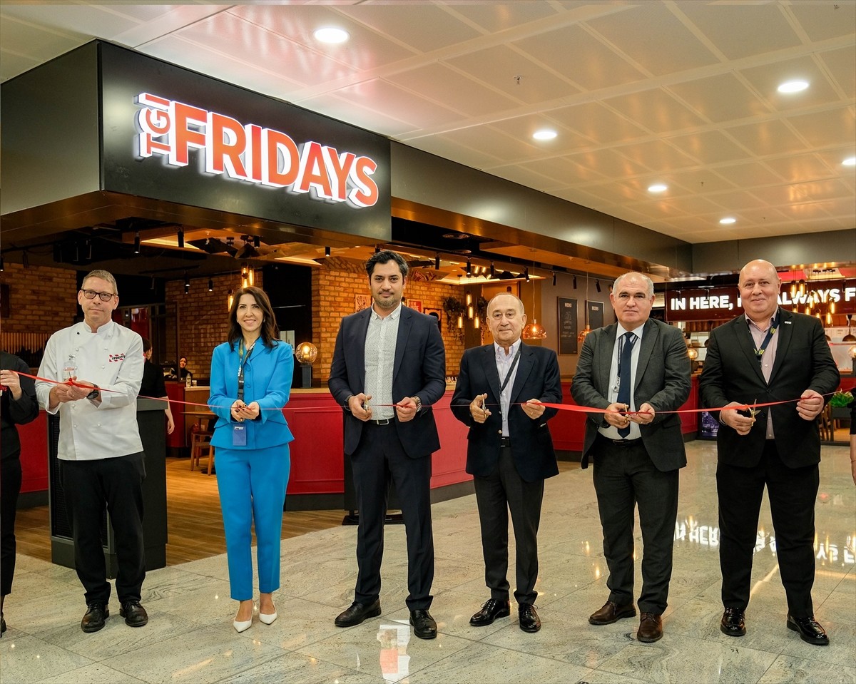 İstanbul Sabiha Gökçen (İSG) Uluslararası Havalimanı'nda, TGI Fridays, dış hatlar bölümünde...