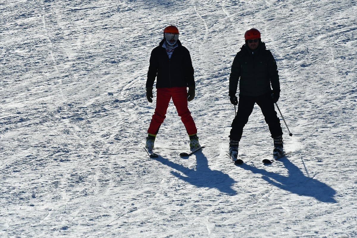 Kars'ın Sarıkamış ilçesinde bulunan Türkiye'nin önemli kış turizm merkezlerinden Sarıkamış Kayak...