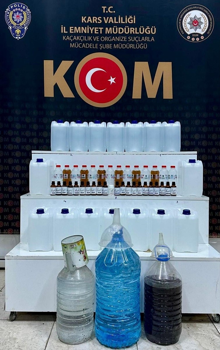 Kars'ta düzenlenen sahte içki operasyonunda 3 şüpheli gözaltına alındı. İmalathanelerde yapılan...