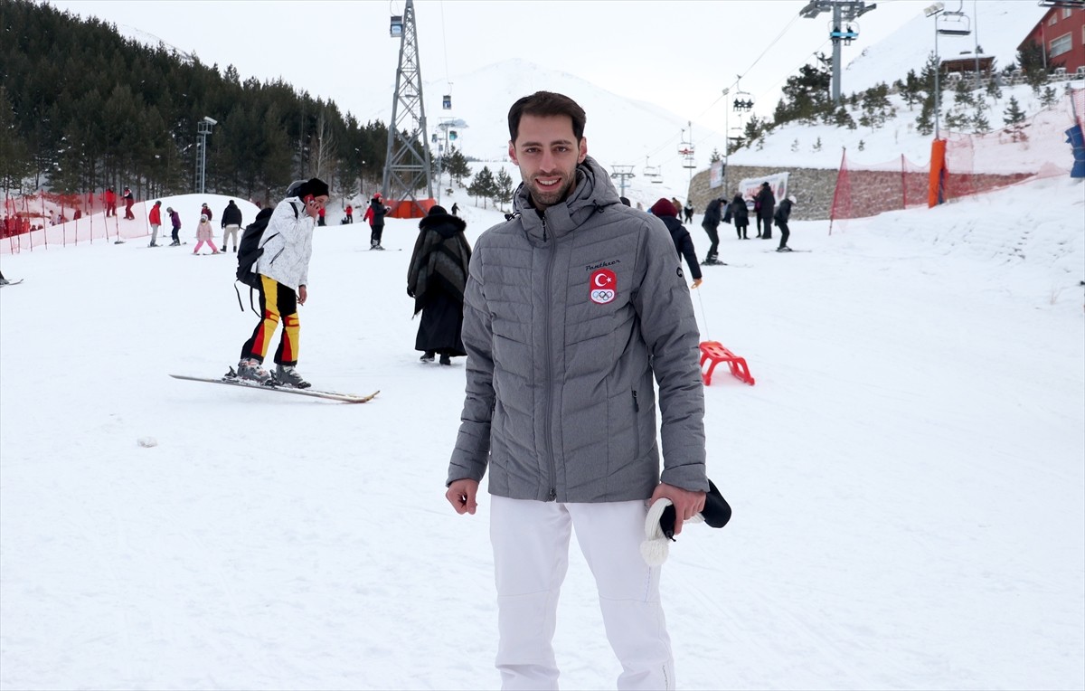 Kayakla atlama branşında kazandığı uluslararası başarıyla ülke spor tarihine adını yazdıran Fatih...