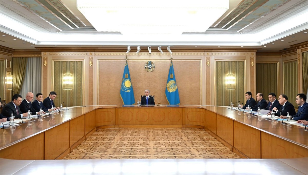 Kazakistan Cumhurbaşkanı Kasım Cömert Tokayev, Azerbaycan Hava Yollarına (AZAL) ait uçağın Aktau...