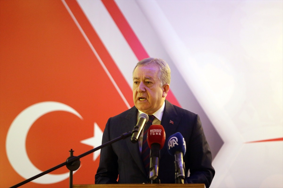 Kentte bir düğün salonunda, Tokat, Çorum, Sivas ve Amasya'dan partililerin katılımıyla "Belediye...