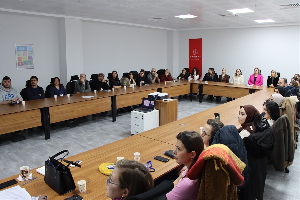 Kırklareli Sağlık Müdürlüğünce "Yenidoğan Canlandırma Programı" kapsamında sağlık personeline...