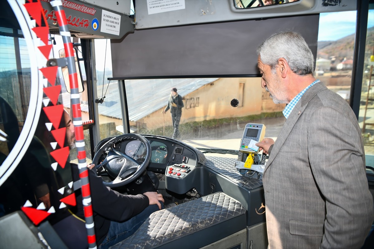 Konya Büyükşehir Belediyesi tarafından Tunceli Belediyesine tahsis edilen 2 otobüs, vatandaşlara...