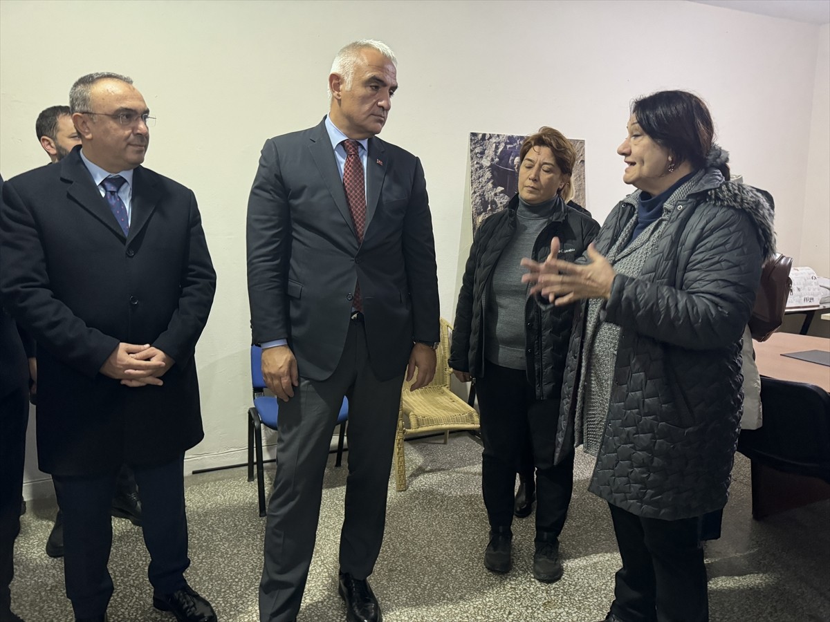 Kültür ve Turizm Bakanı Mehmet Nuri Ersoy, Heraion-Teikhos ve Perinthos Antik Kent kazı evlerini...