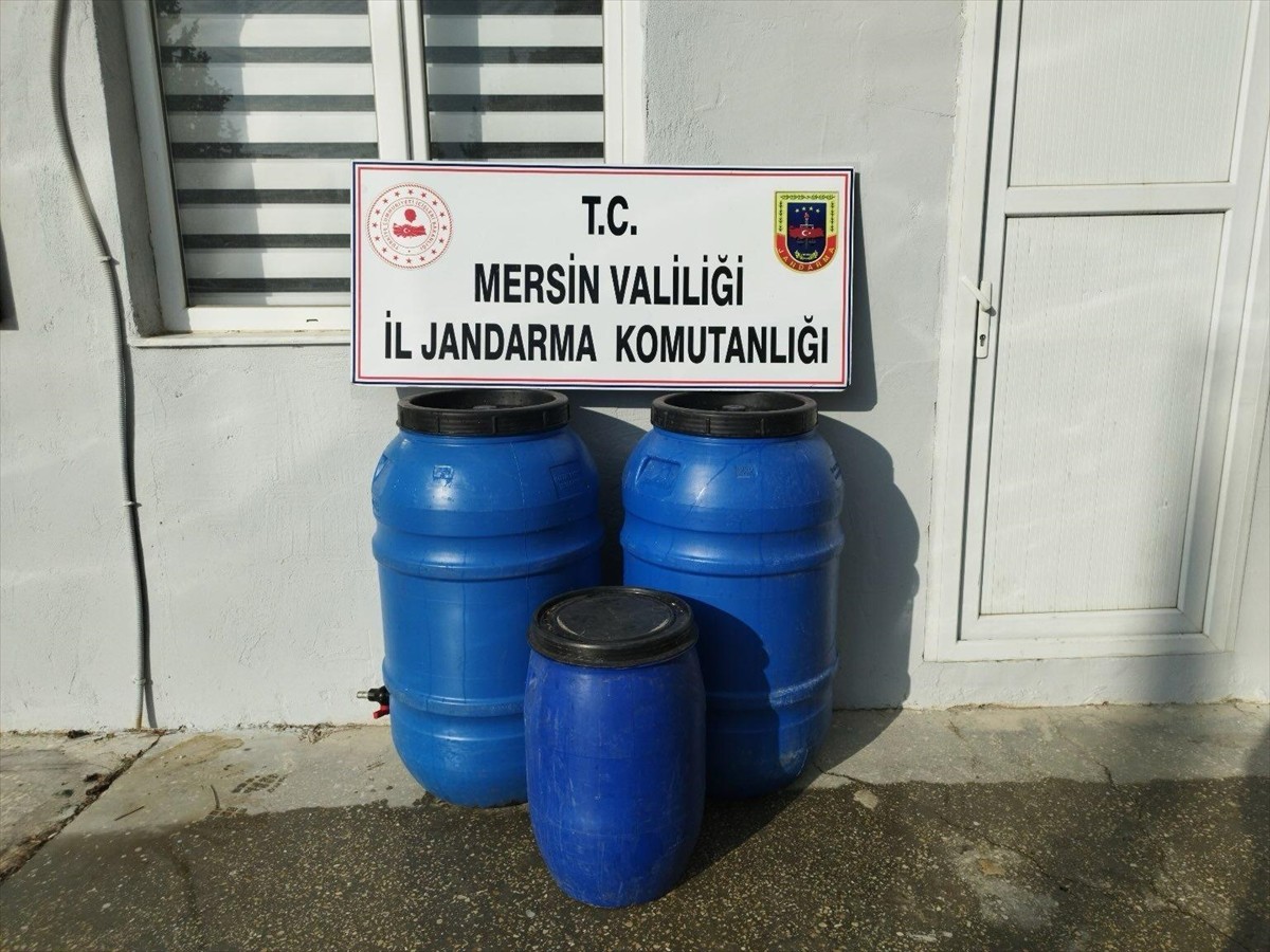 Mersin'in Mut ilçesinde 540 litre sahte içki, 170 litre etil alkol ve sahte içki üretiminde...