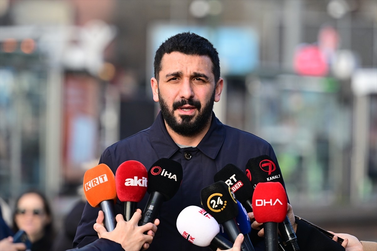 Milli İrade Platformu çatısı altında bir araya gelen 400'e yakın sivil toplum kuruluşunun (STK)...