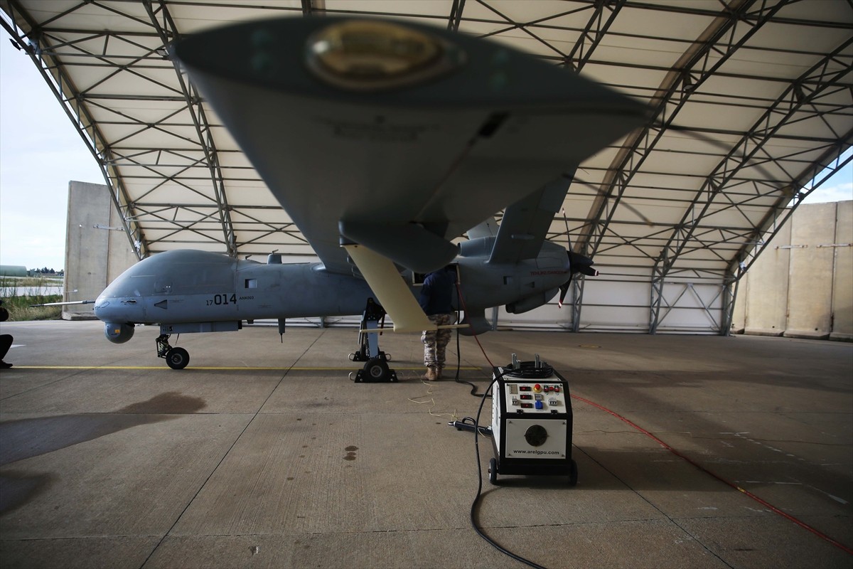 Muğla'nın Dalaman ilçesindeki 16. Ana Jet Üs Komutanlığında görev yapan kahraman pilotlar ve üs...