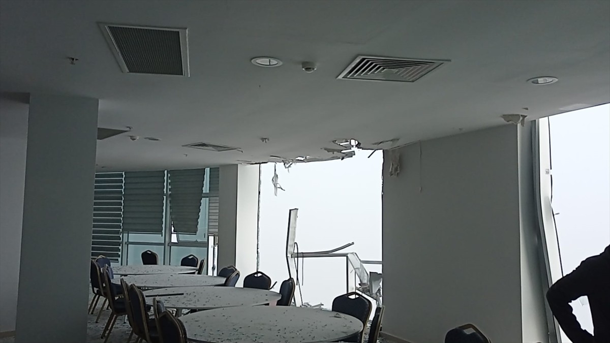 Muğla Valisi İdris Akbıyık, helikopterin Muğla'da Eğitim ve Araştırma Hastanesi'ne çarpması sonucu...